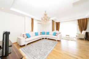Cozy and Spacious Flat with Balcony and Walking Distance to Konyaalti Beach in Konyaaltı